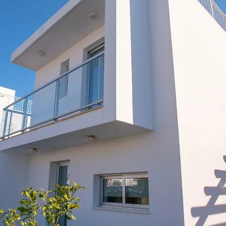 Villa 2 *