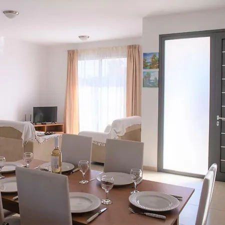 Villa 2 Coral Bay